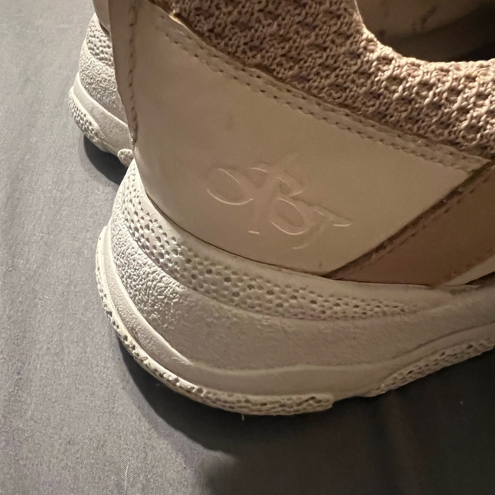OTBT Tan and Cream Sneakers with Knit Texture - Picture 4 of 7